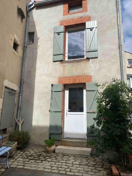 Petite Maison De Village Ebreuil Εξωτερικό φωτογραφία