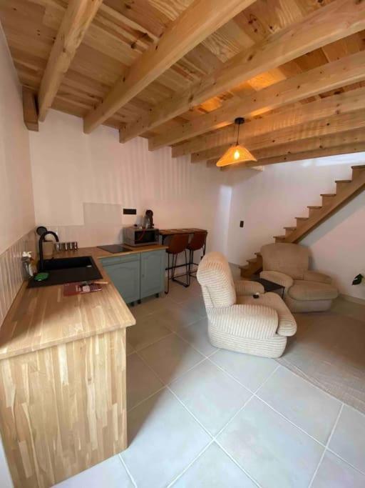 Petite Maison De Village Ebreuil Εξωτερικό φωτογραφία